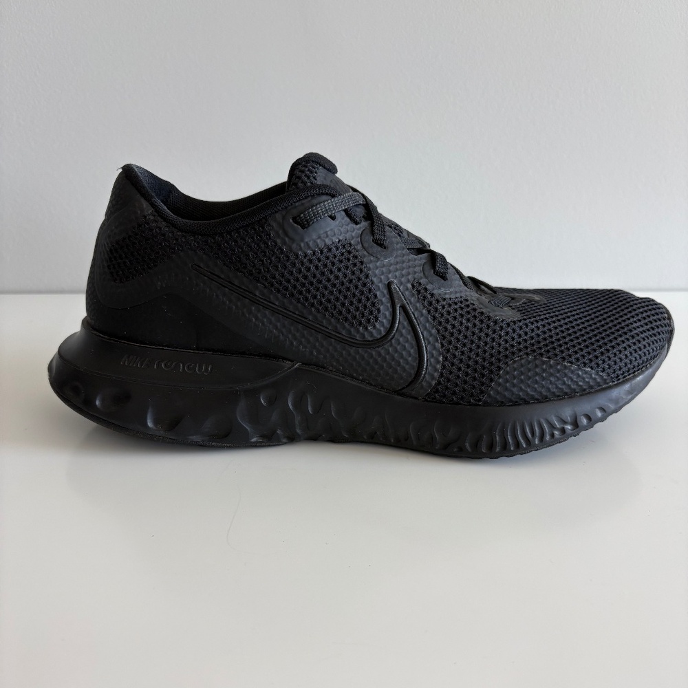 Nike Renew Run Black Size 9 M